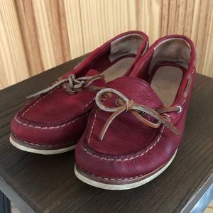 Frye-Quincy Tie in Red. Size 7.